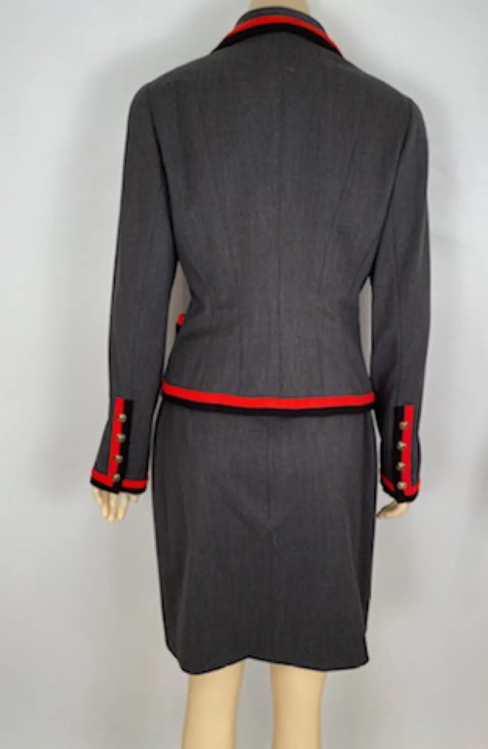 94A 1994 Fall Very Rare Vintage Chanel Skirt Suit in Grey/Red/Black FR 42 US 6/8