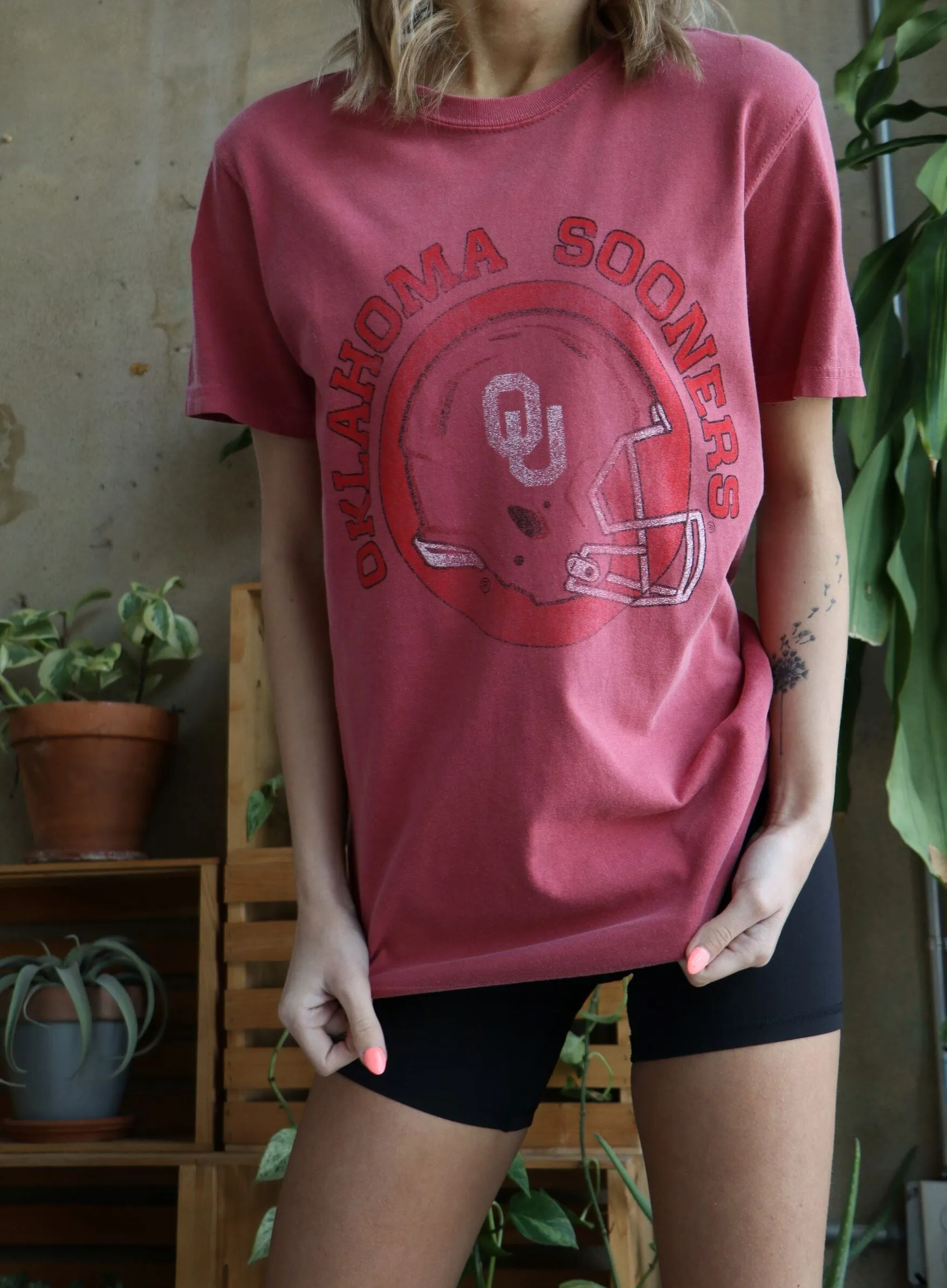 OU Sooners Helmet Circle Crimson Thrifted Tee